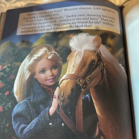 “Barbie!!!! My Favorite Stories”. 7 books in one! A Golden Book - Rare Find! - Picture 6 of 7